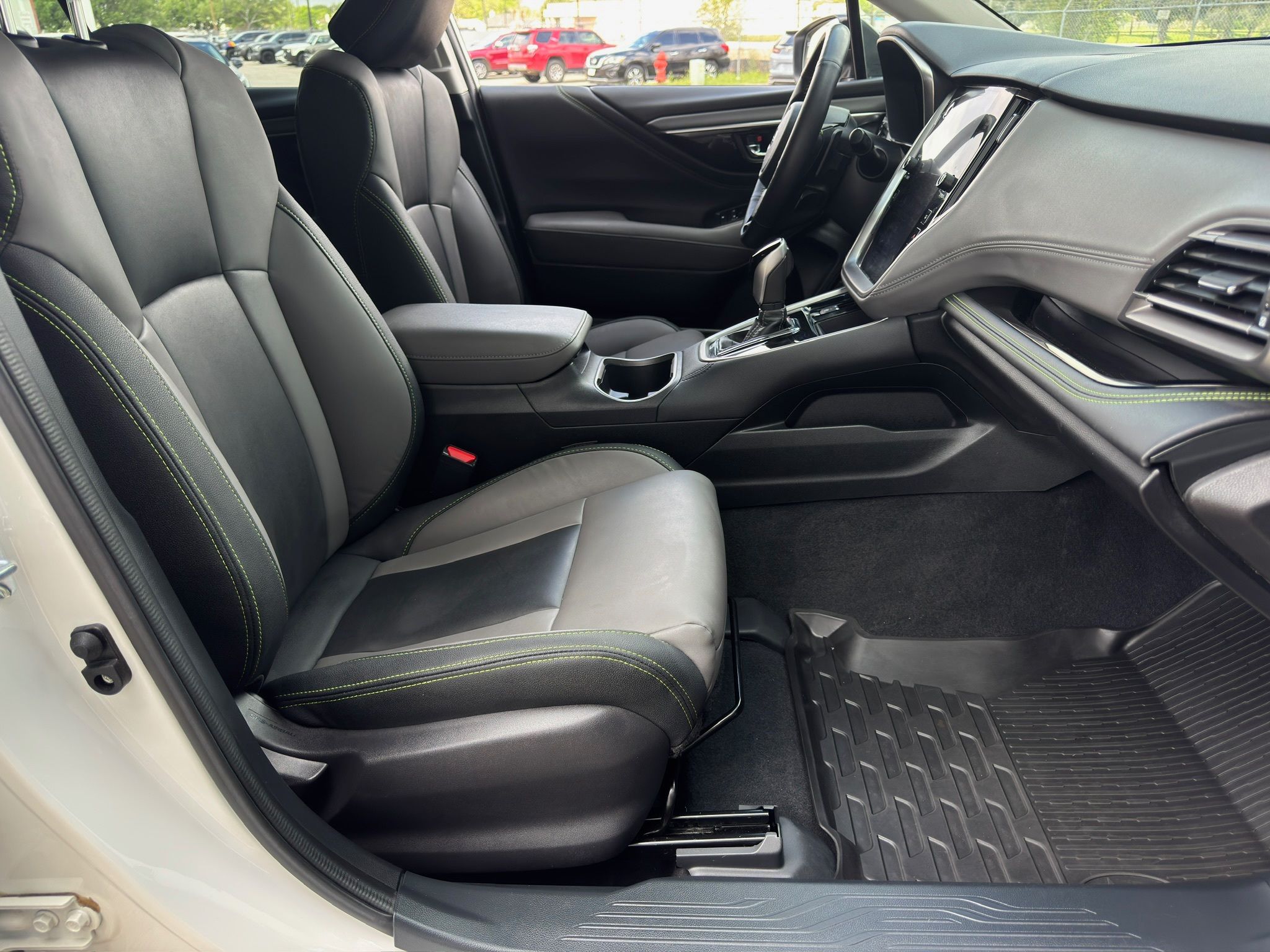 2025 Subaru Outback Onyx Edition White at Gullo Toyota
