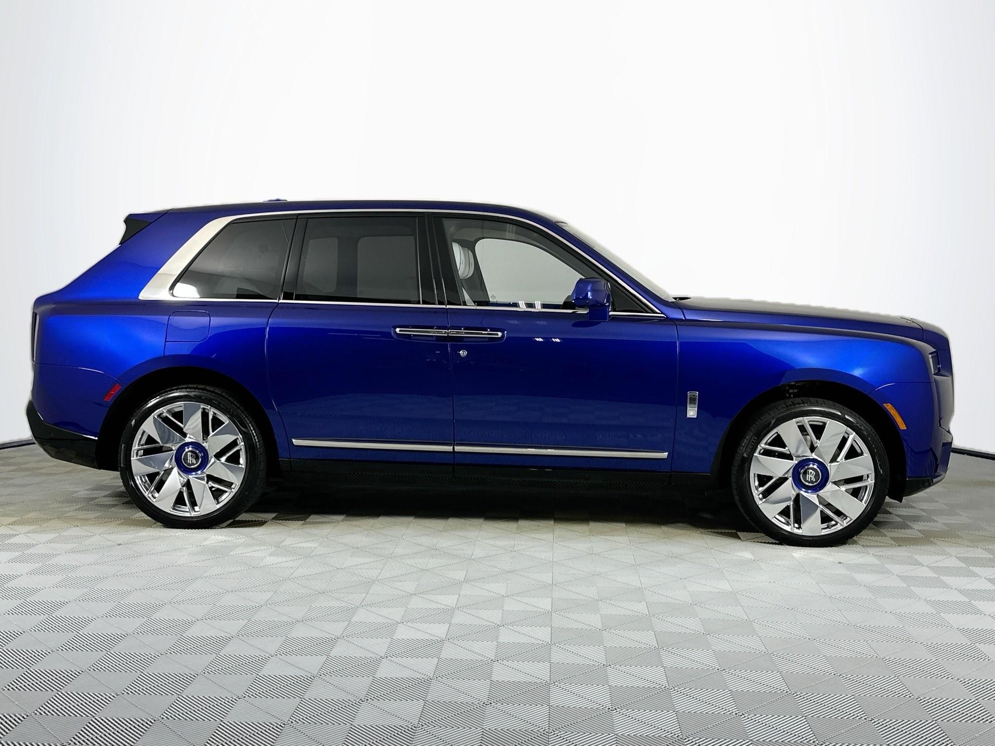 used 2025 Rolls-Royce Cullinan car, priced at $467,575