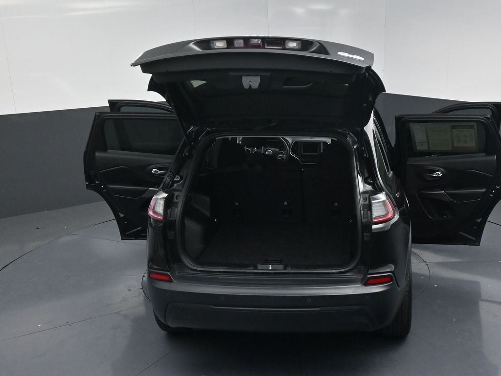 2020 Jeep Cherokee Latitude Black at DeMontrond Auto Country