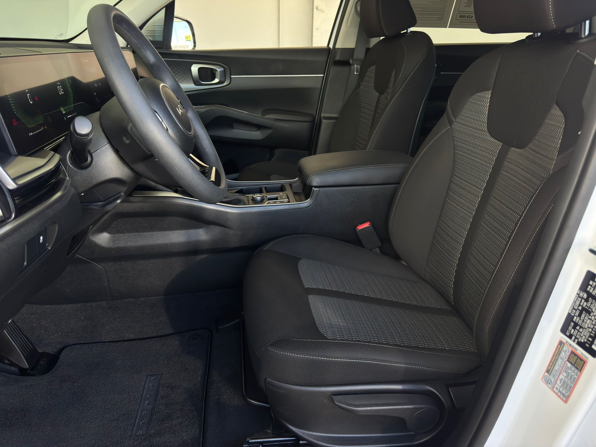 2025 Kia Sorento LX - 6
