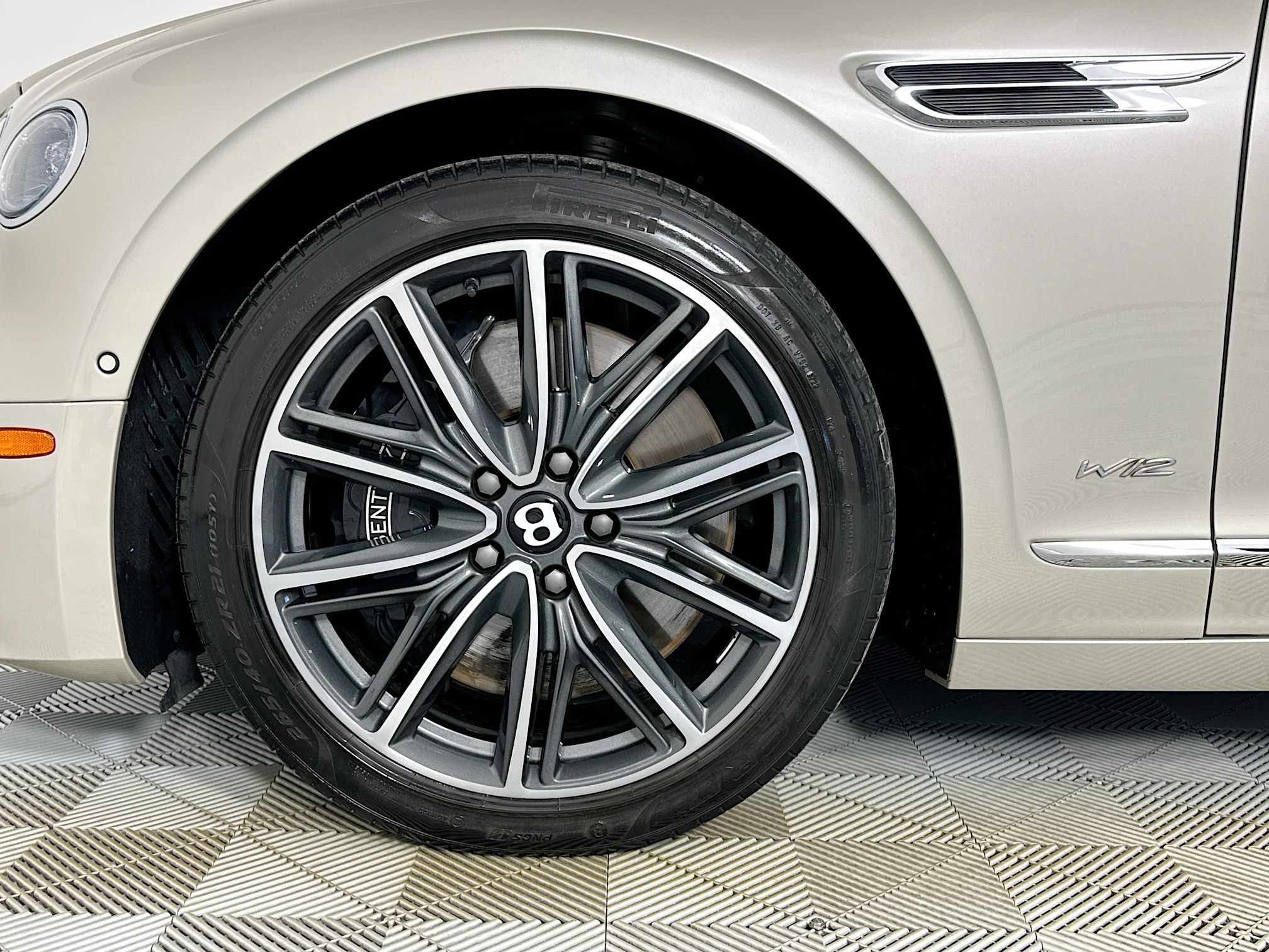 used 2022 Bentley Flying Spur car