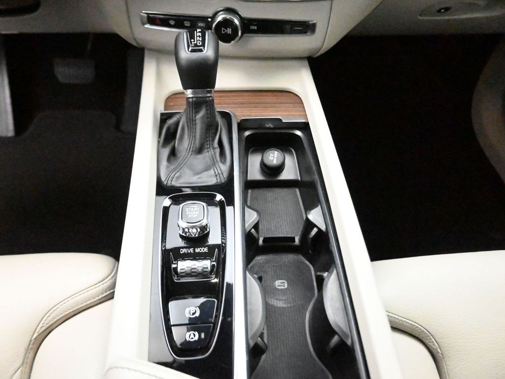 2020 Volvo XC60 T5 Inscription White at Westside Lexus