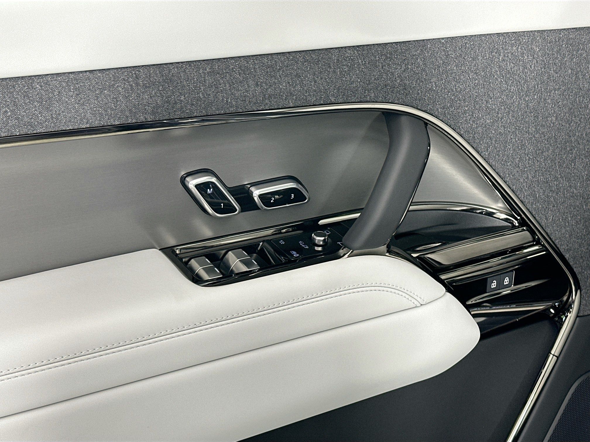 new 2026 Land Rover Range Rover Sport car, priced at $93,435