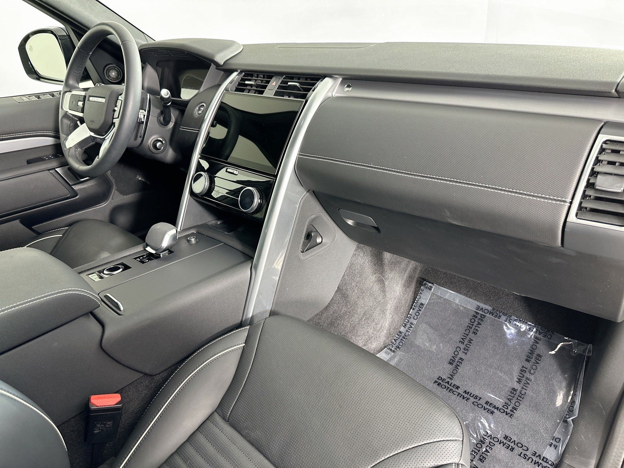 used 2024 Land Rover Discovery car, priced at $60,998