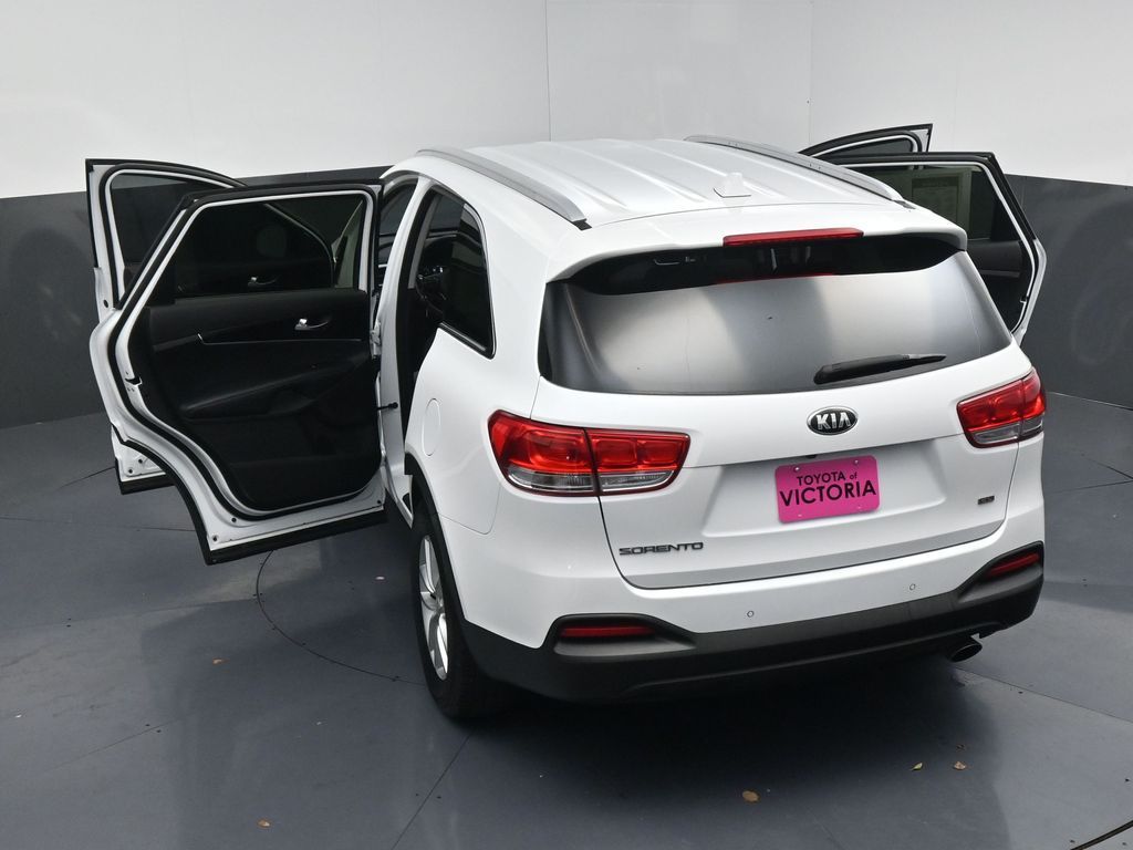 2017 Kia Sorento LX White at Toyota of Victoria