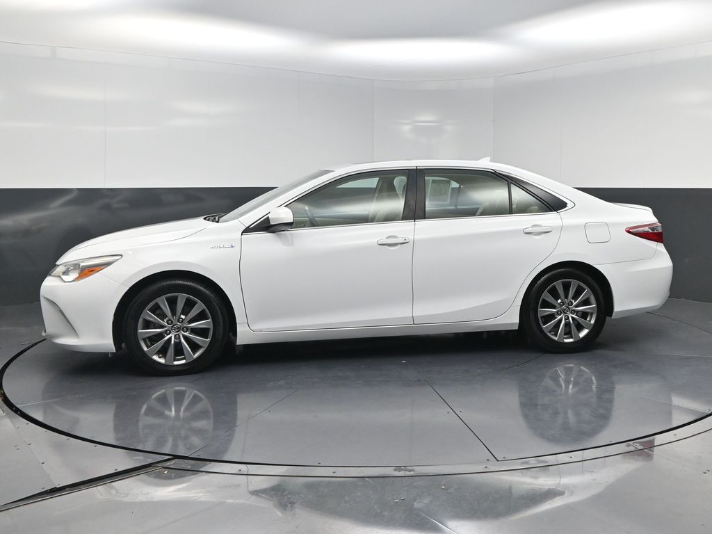 2017 Toyota Camry Hybrid XLE - 2