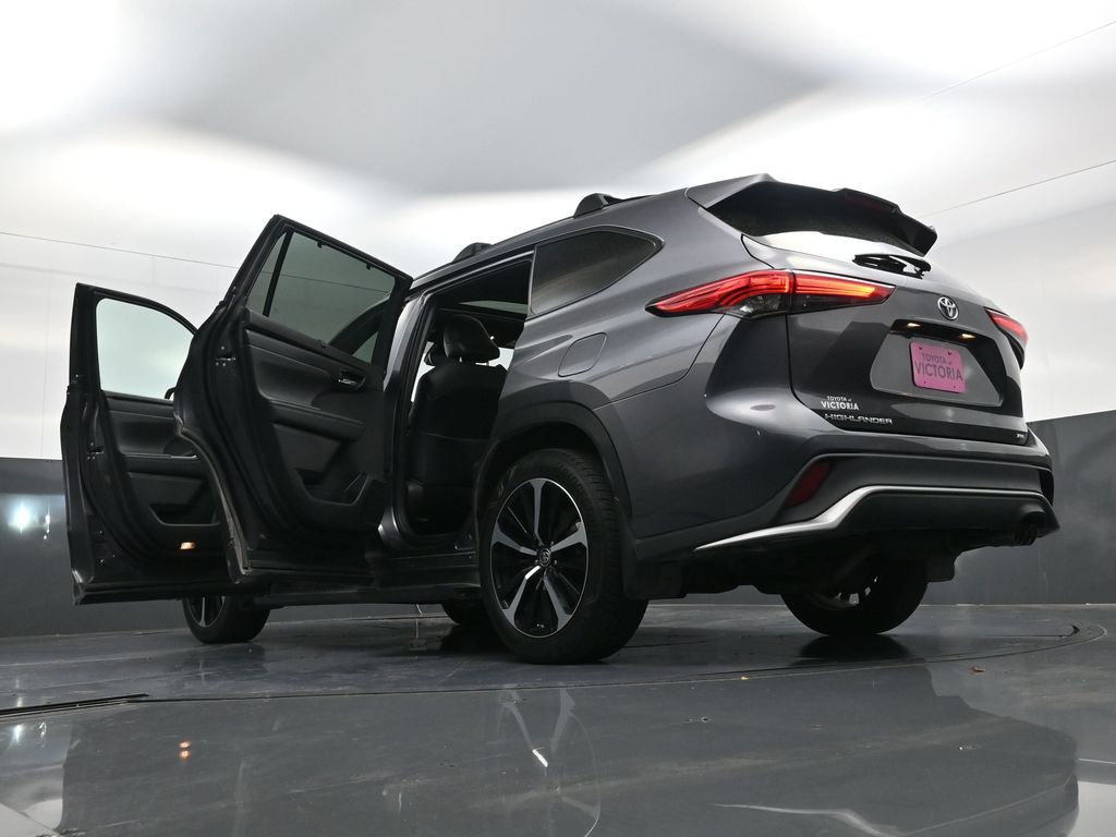 2021 Toyota Highlander XSE Gray at Autostrade