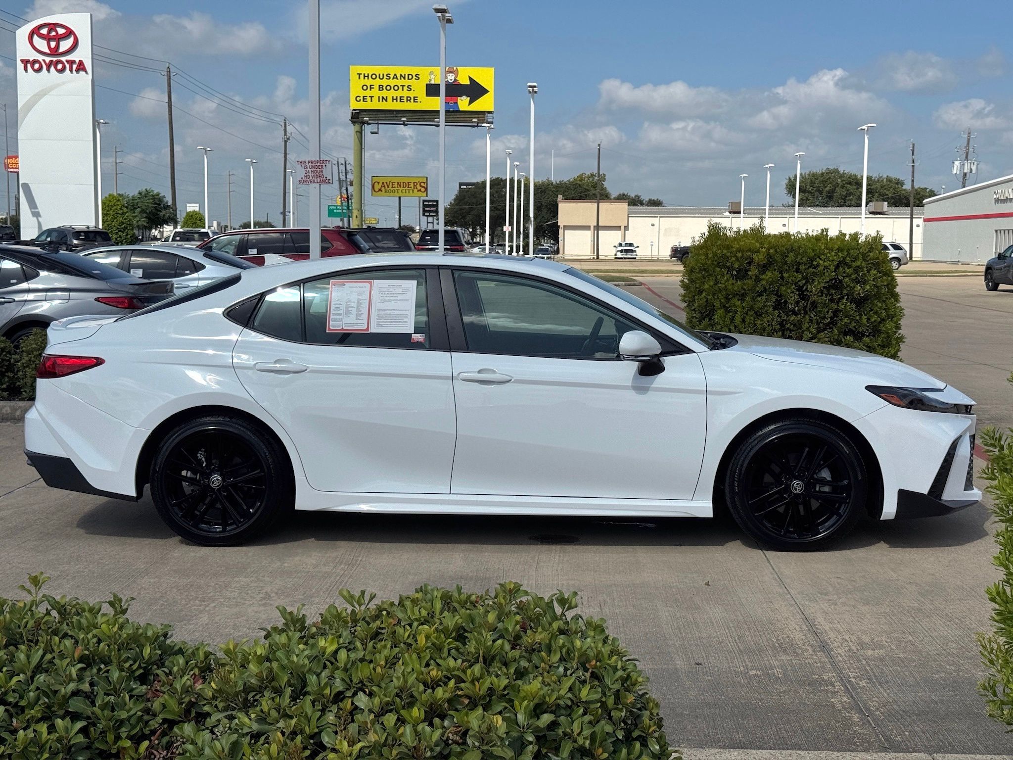 2025 Toyota Camry SE White at Big Star Buick GMC