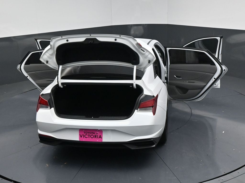 2021 Hyundai Elantra SEL White at Durrett Motor Company