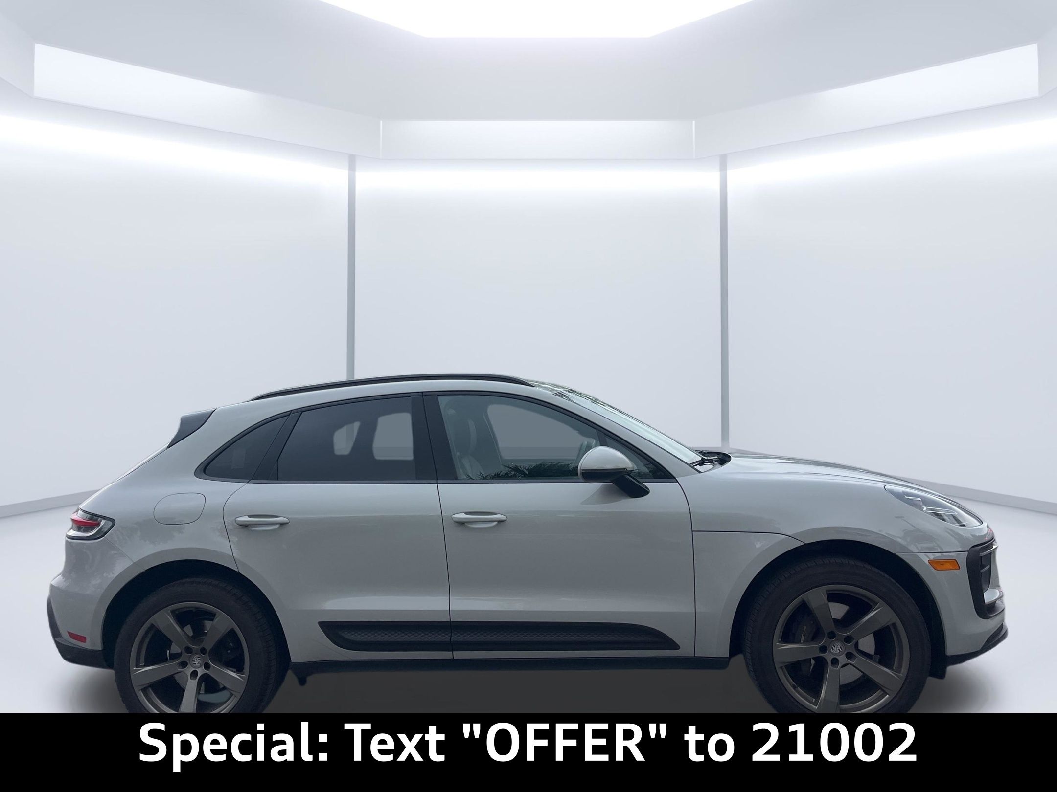 Porsche 2022 Macan Base