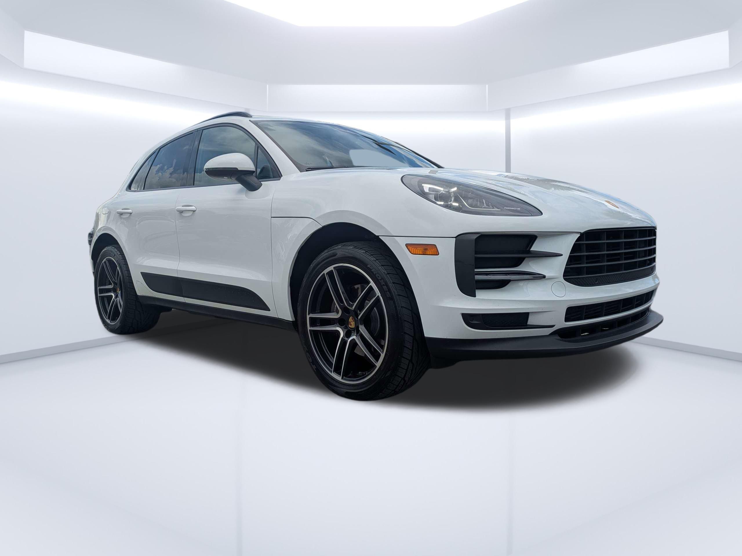 2020 Porsche Macan -'s photo