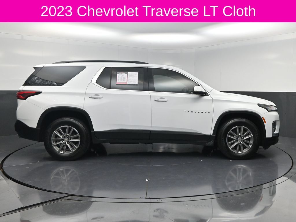 2023 Chevrolet Traverse LT White at AutoSavvy Houston Southwest