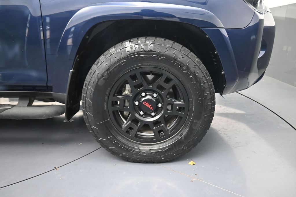 2023 Toyota 4Runner SR5 Premium - 5