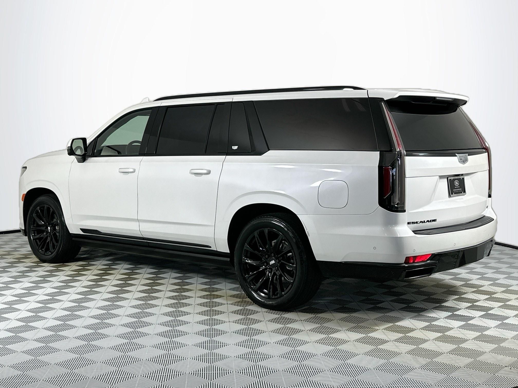 used 2024 Cadillac Escalade ESV car, priced at $88,998