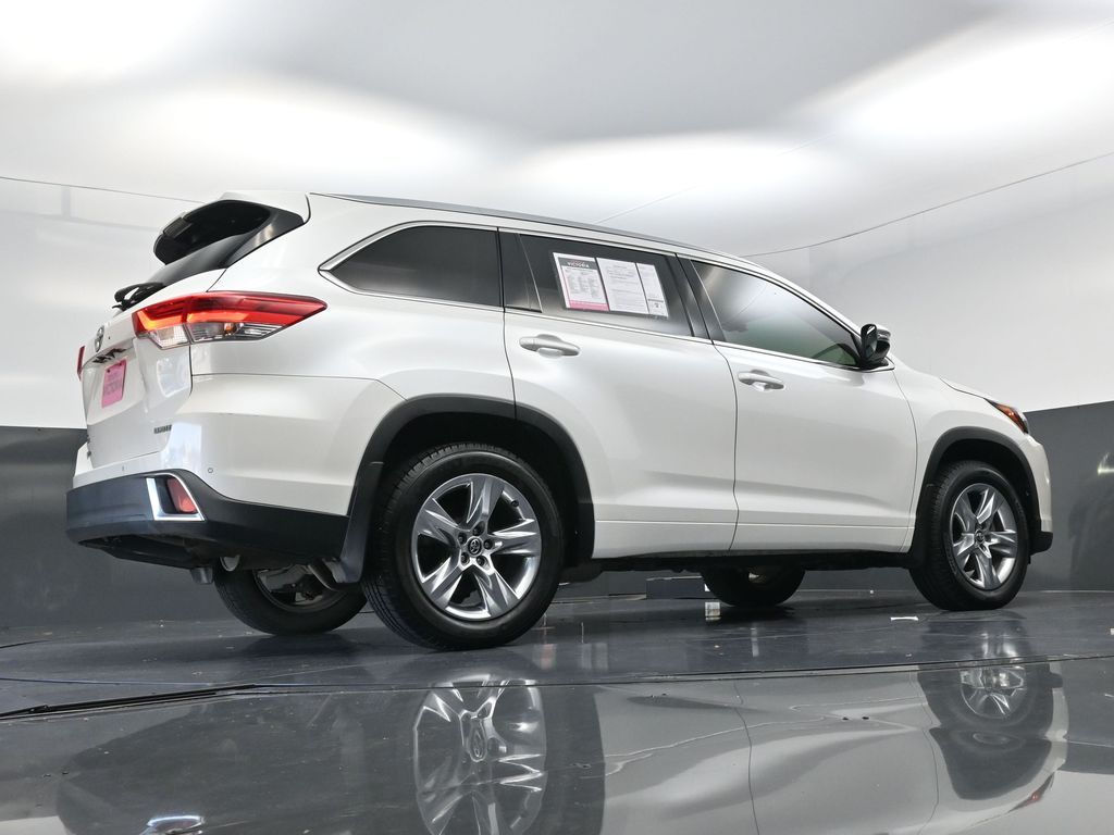2018 Toyota Highlander Limited White at Toyota of Victoria
