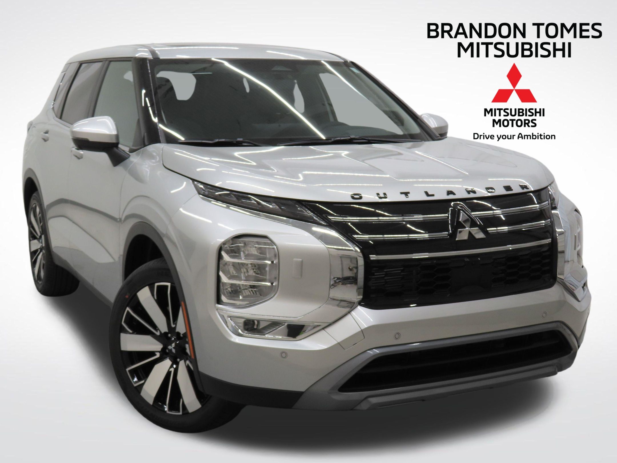 Silver Metallic 2026 Mitsubishi Outlander SUV / Crossover Front-Wheel Drive Continuously Variable Transmission