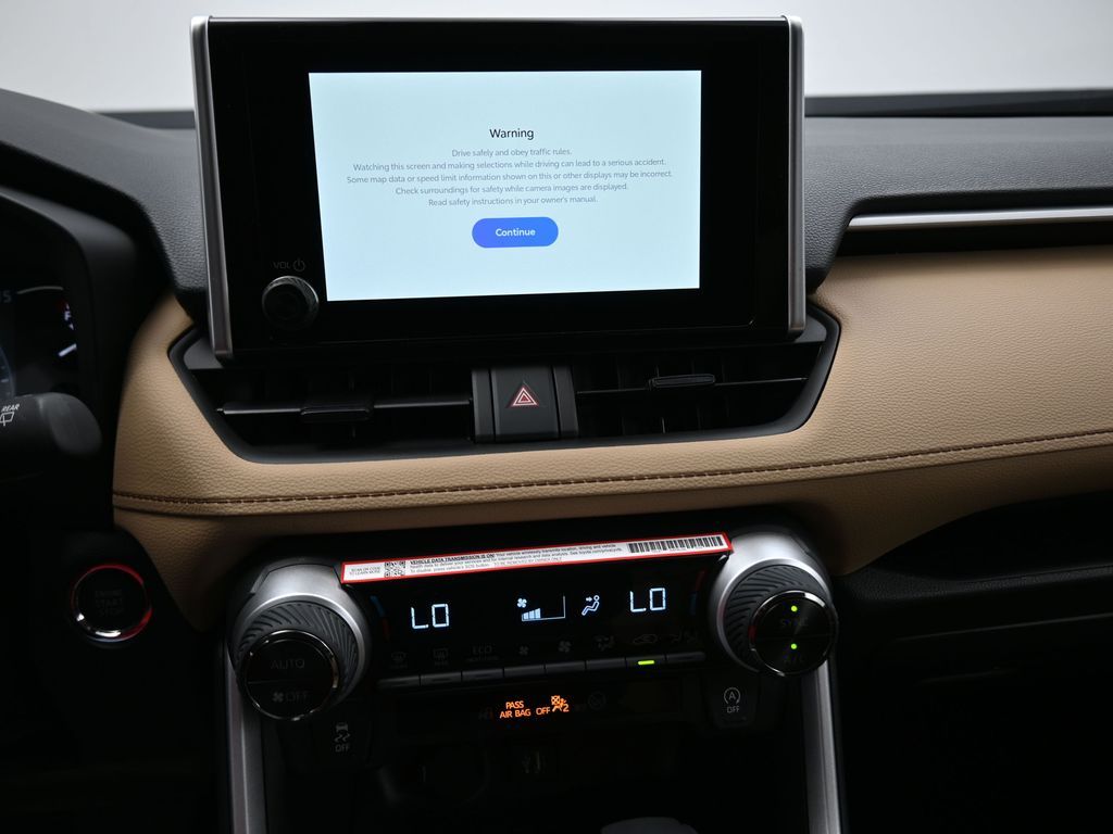 2025 Toyota RAV4 XLE - 7