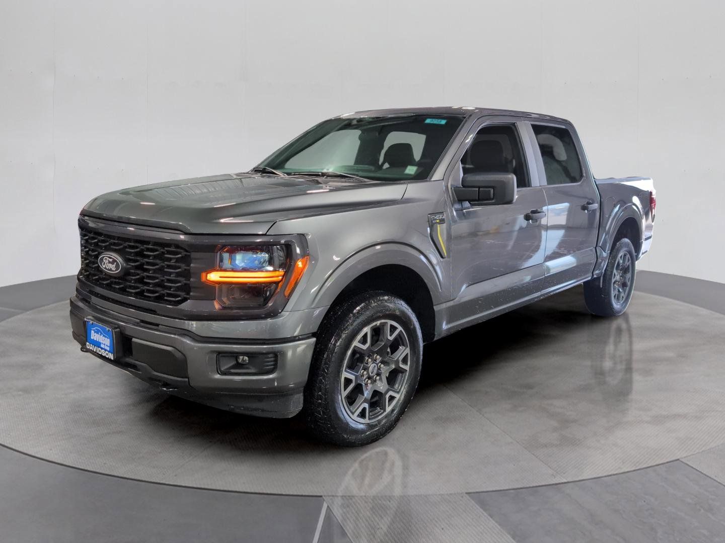 2025 Ford F-150 STX's photo