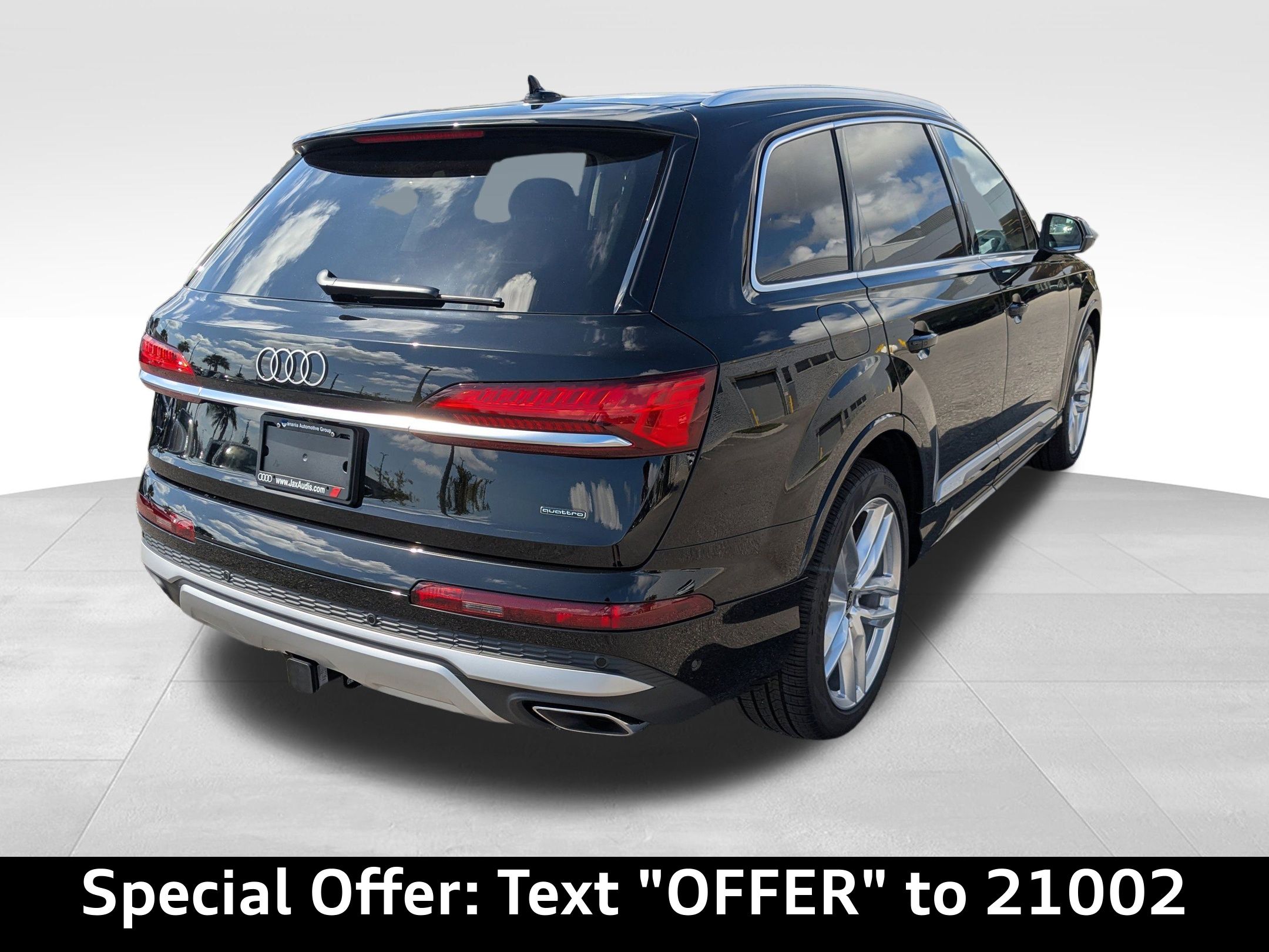 2025 Audi Q7 55 Premium Plus photo 3