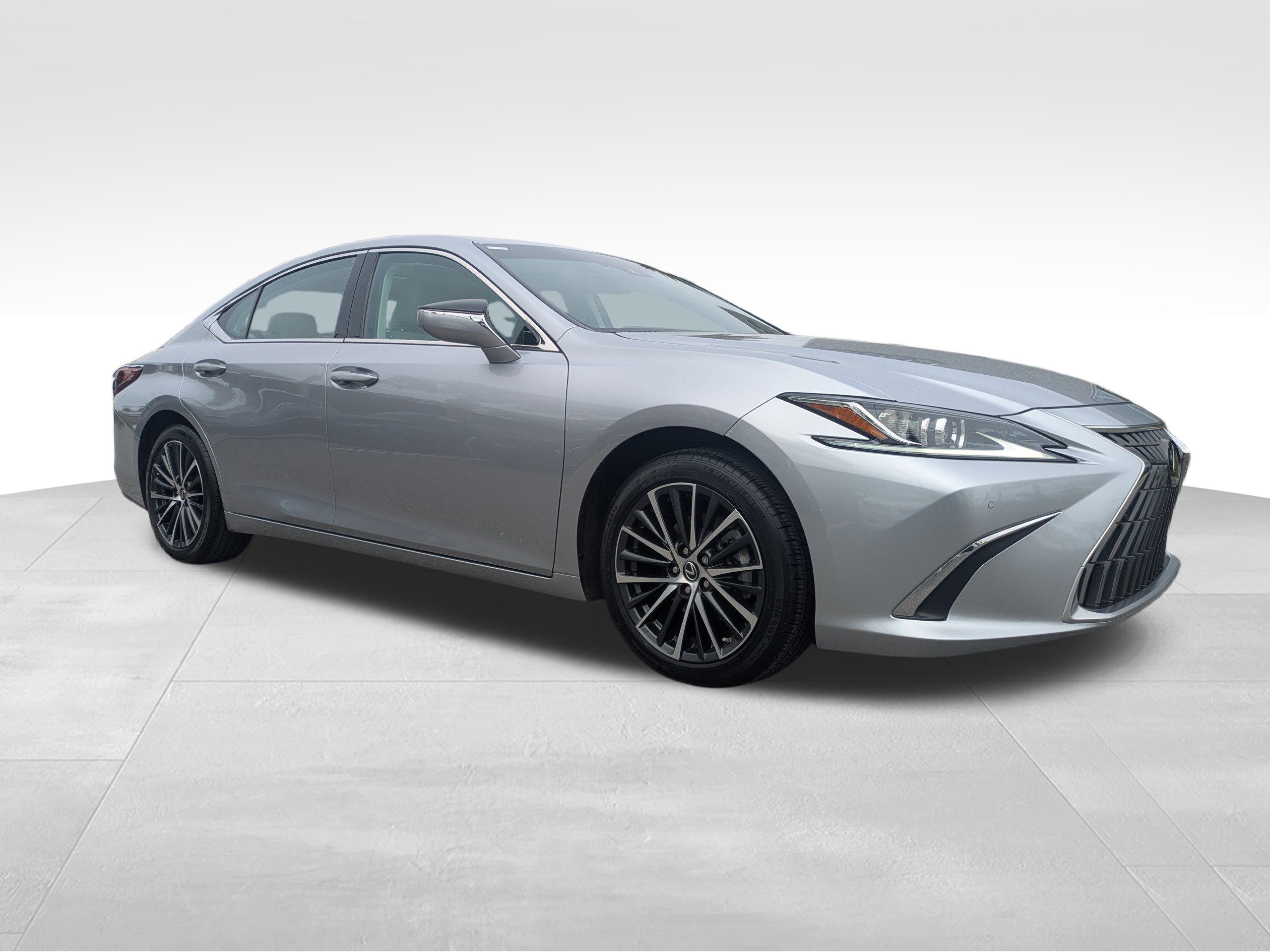 2025 Lexus ES Base's photo