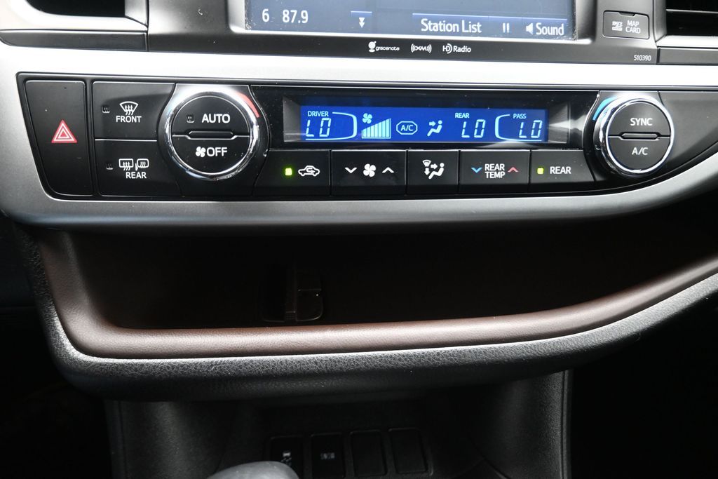 2019 Toyota Highlander XLE Silver at DeMontrond Mazda
