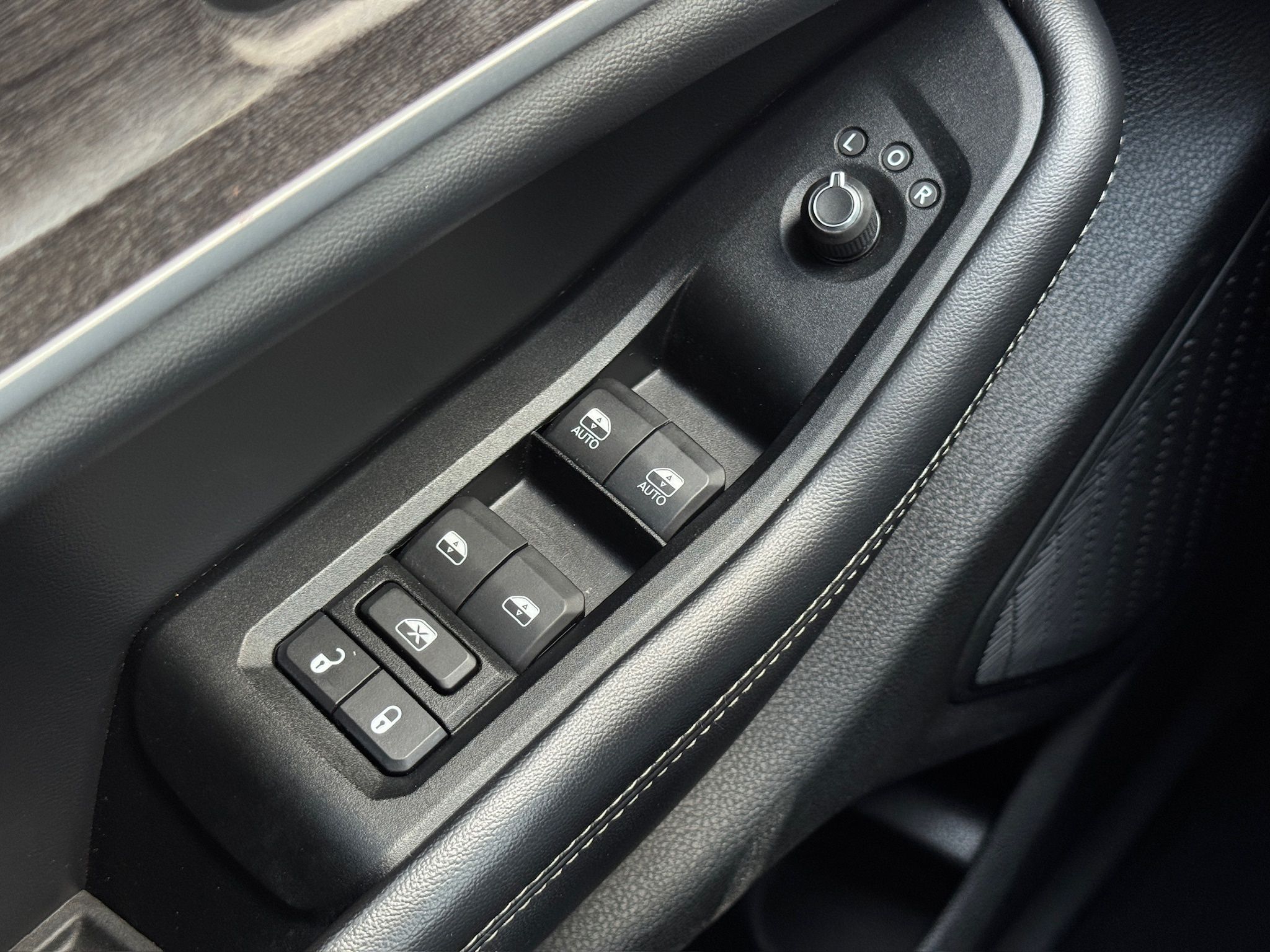 2023 Jeep Grand Cherokee Limited White at River Oaks CDJR