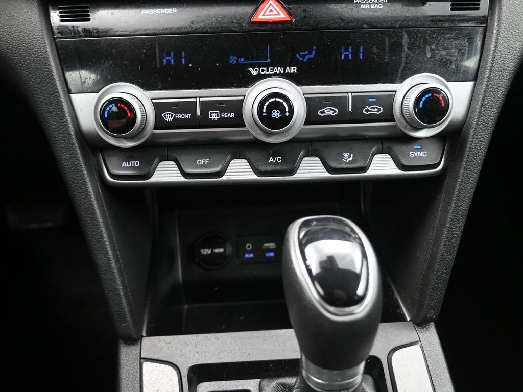 2020 Hyundai Elantra SEL White at Baytown Hyundai