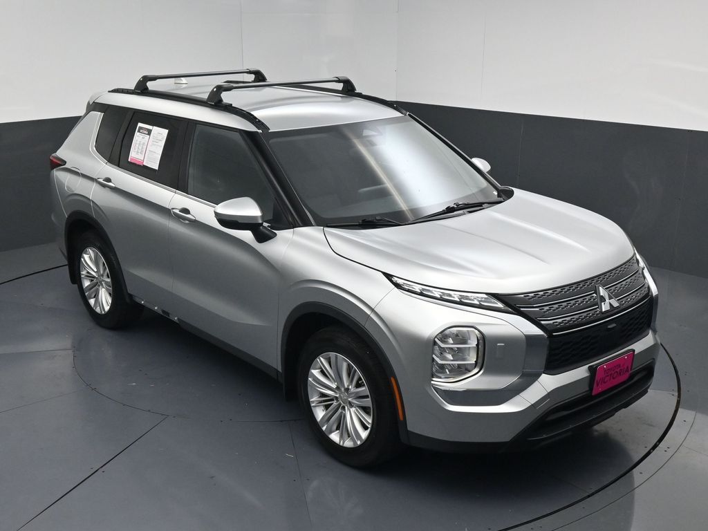 2022 Mitsubishi Outlander ES Silver at Emmons Autoplex