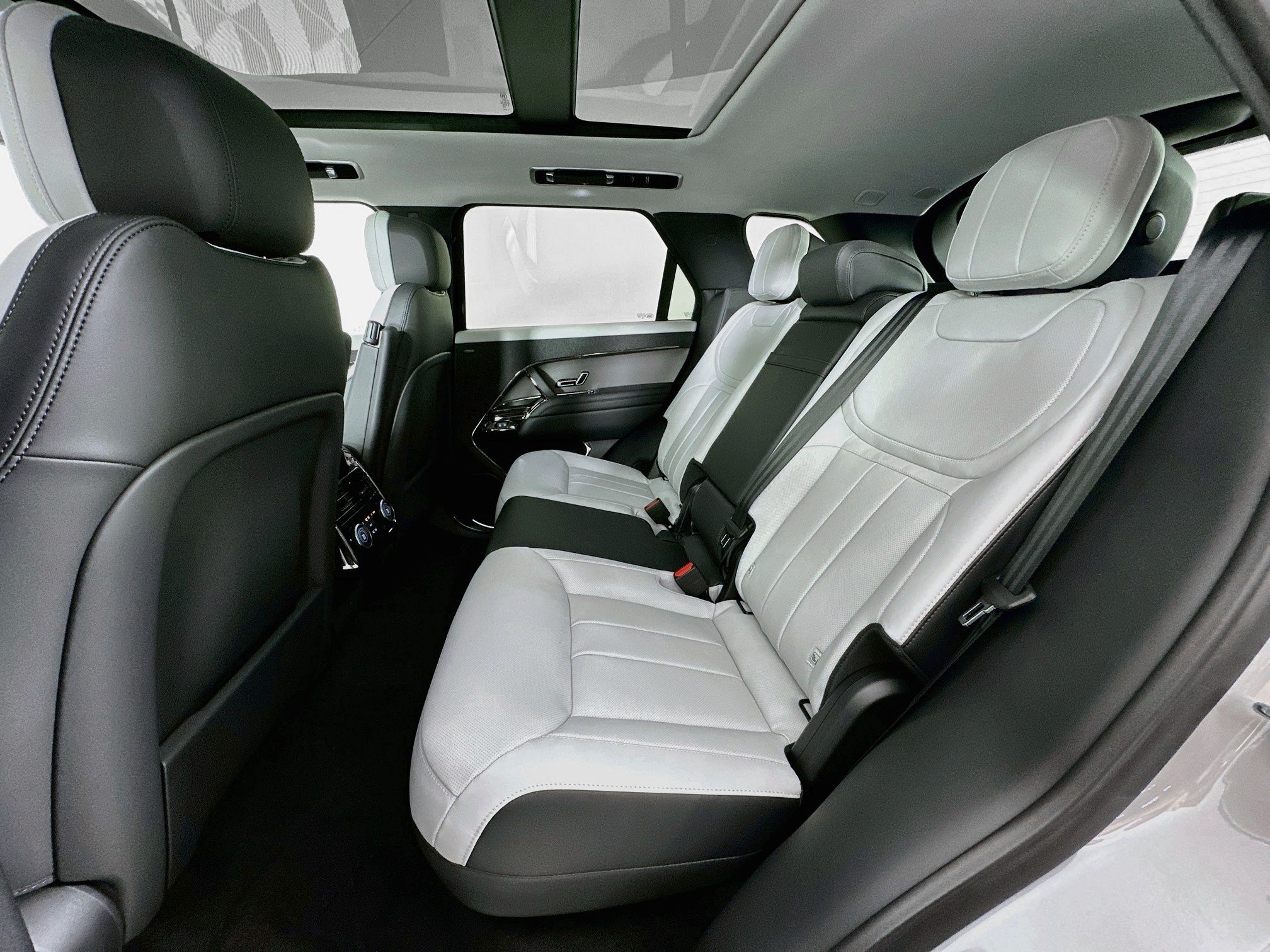 new 2026 Land Rover Range Rover Sport car, priced at $102,805