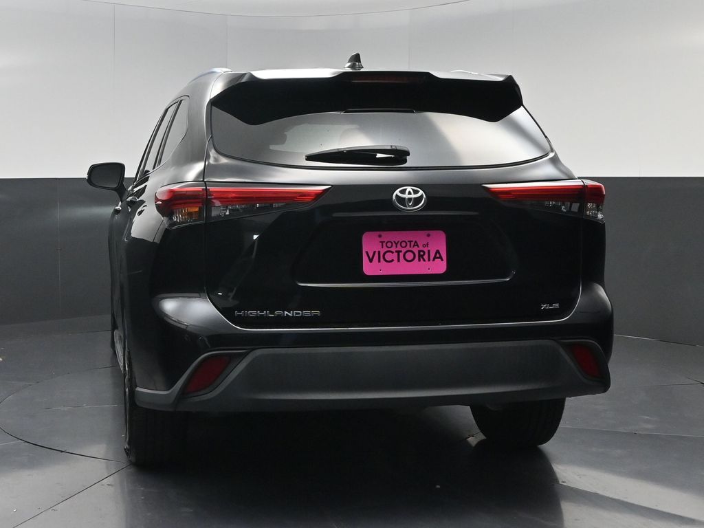 2020 Toyota Highlander XLE Black at Emmons Autoplex