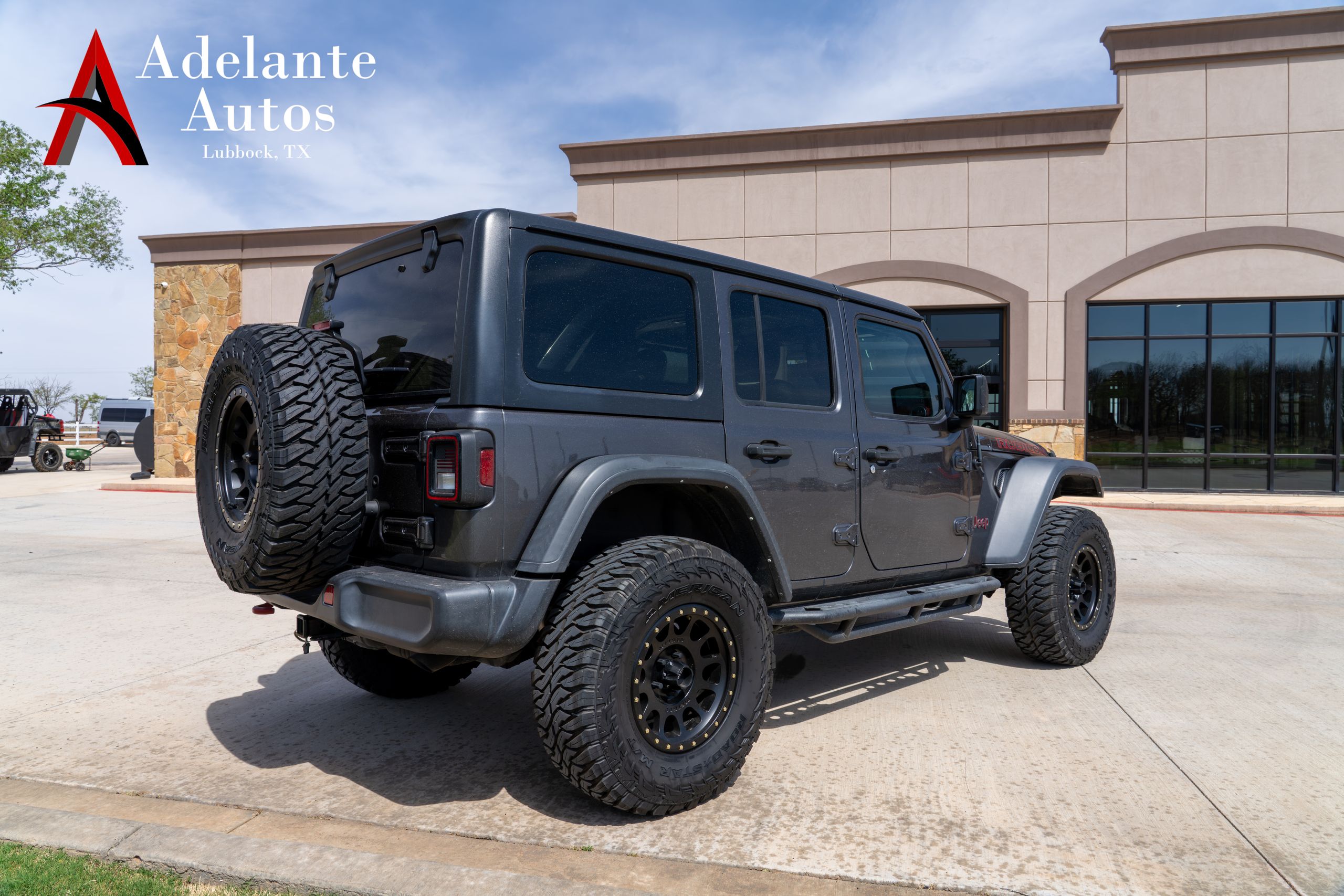 View vehicle photo 4