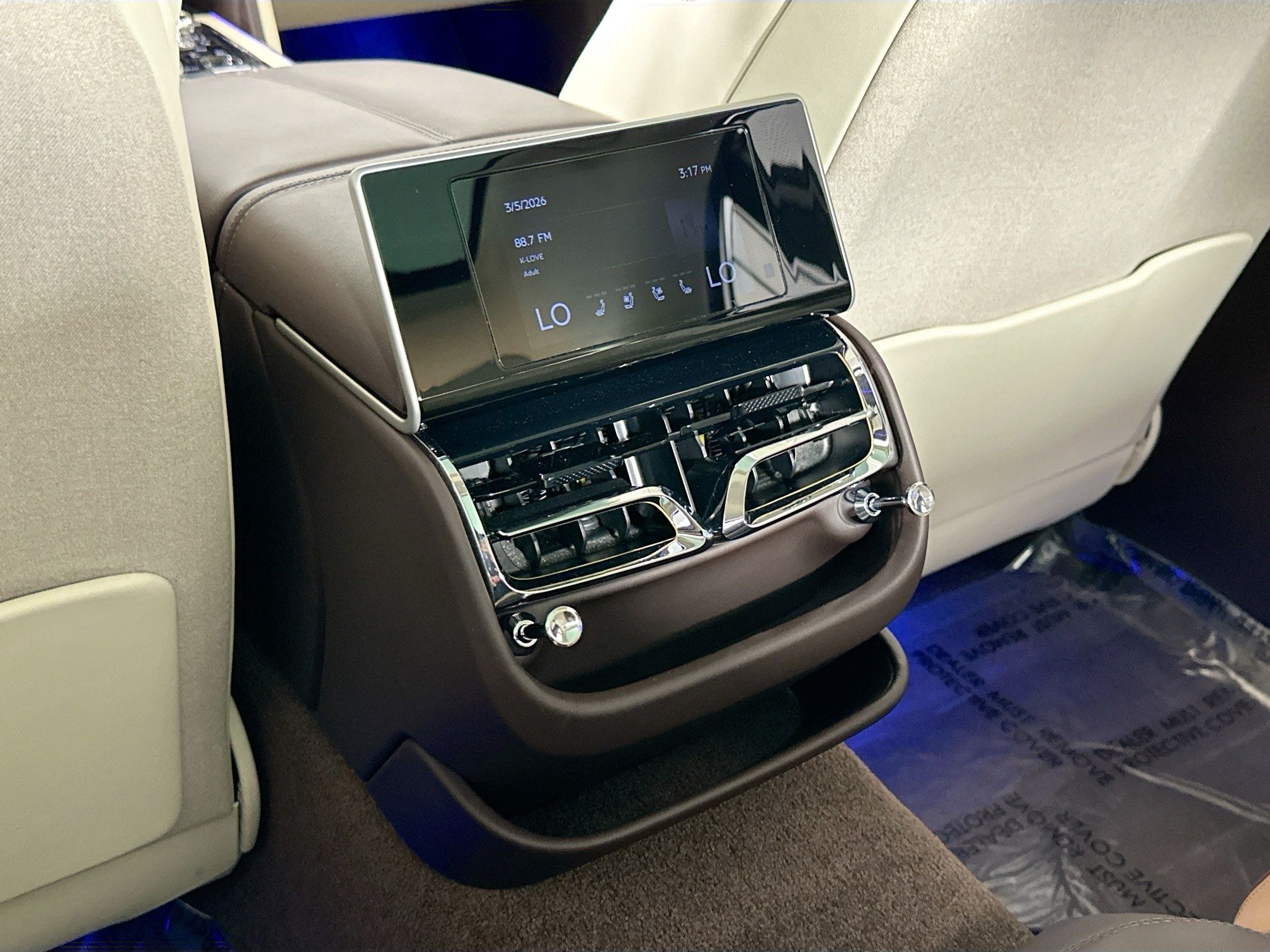 used 2023 Bentley Flying Spur Hybrid car, priced at $198,998