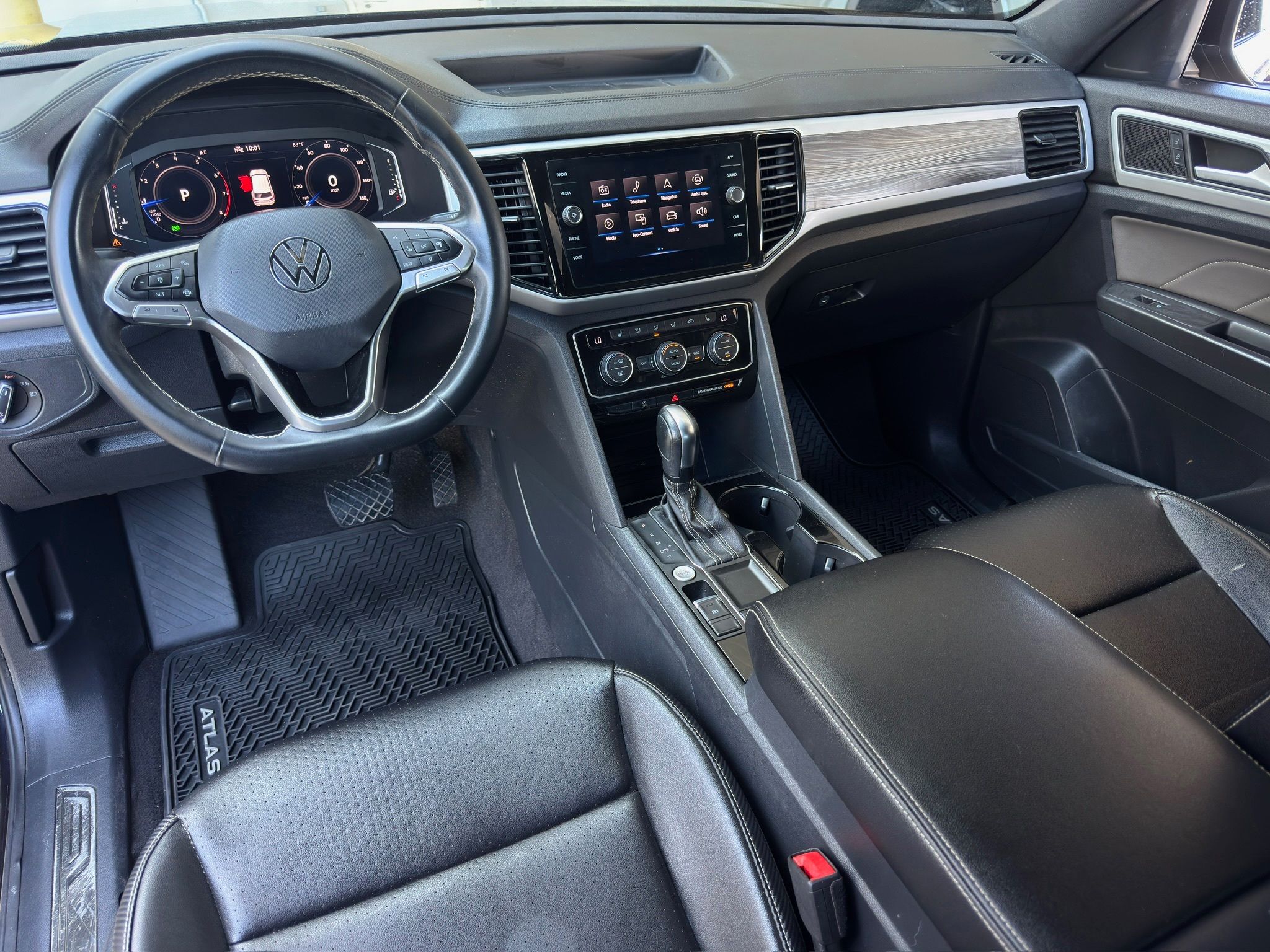 2022 Volkswagen Atlas Cross Sport 2.0T SE w/Technology  at DeMontrond Automotive Group