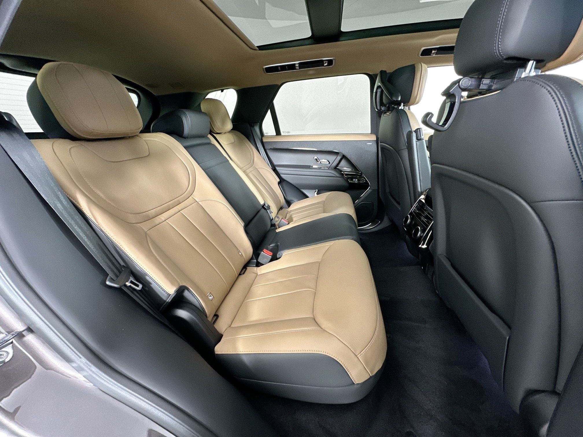 new 2026 Land Rover Range Rover Sport car, priced at $119,430