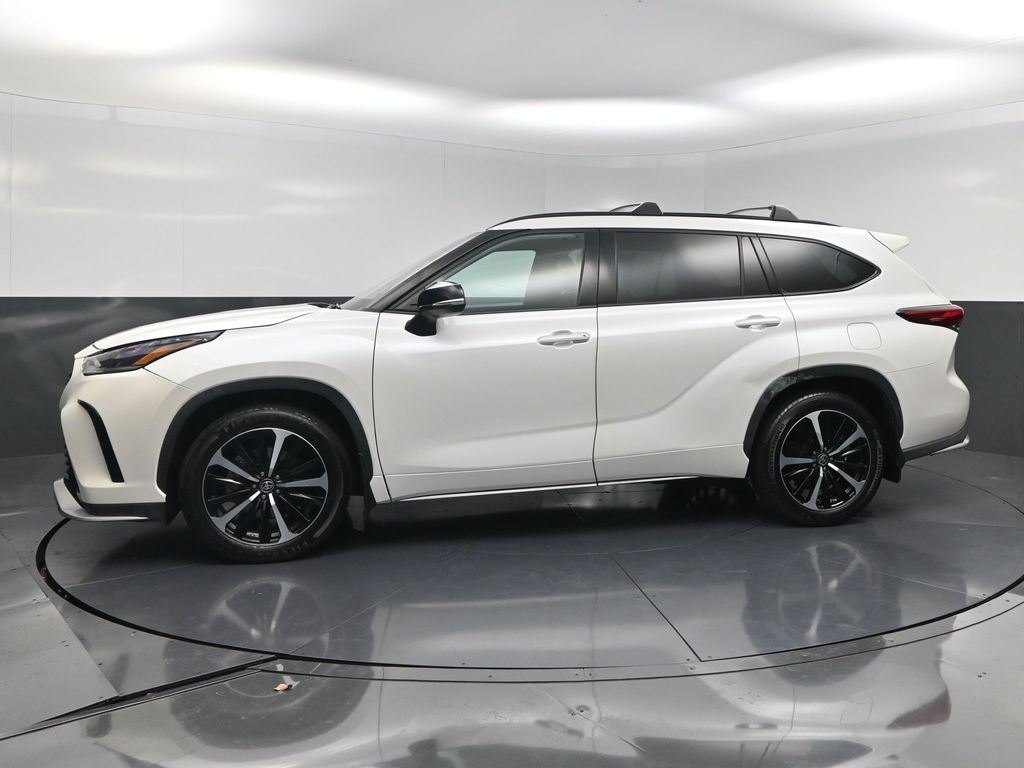 2021 Toyota Highlander XSE White at Toyota of Victoria