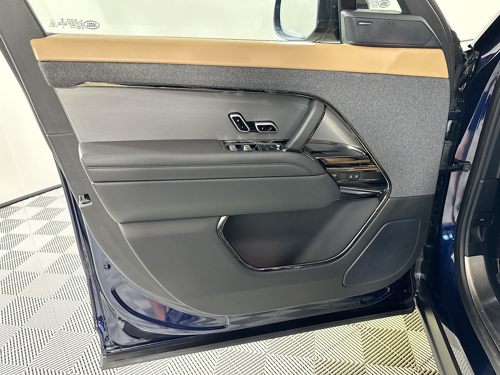 used 2023 Land Rover Range Rover Sport car, priced at $76,998