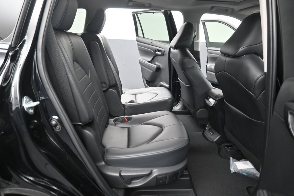 2024 Toyota Highlander XLE Black at Don McGill Toyota