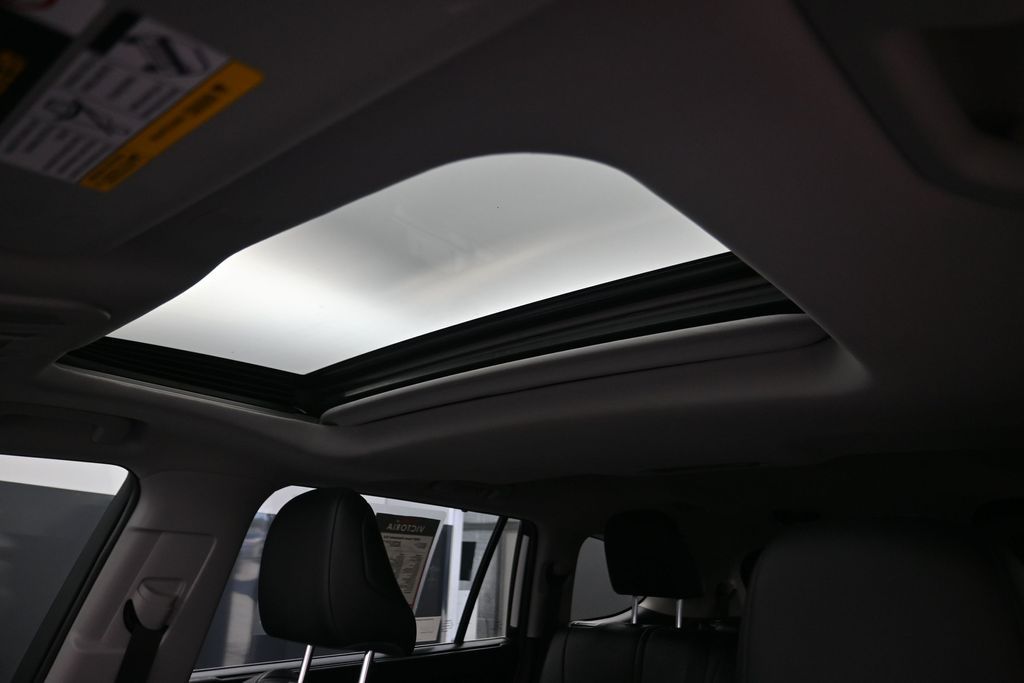 2020 Toyota Highlander XLE White at Emmons Autoplex