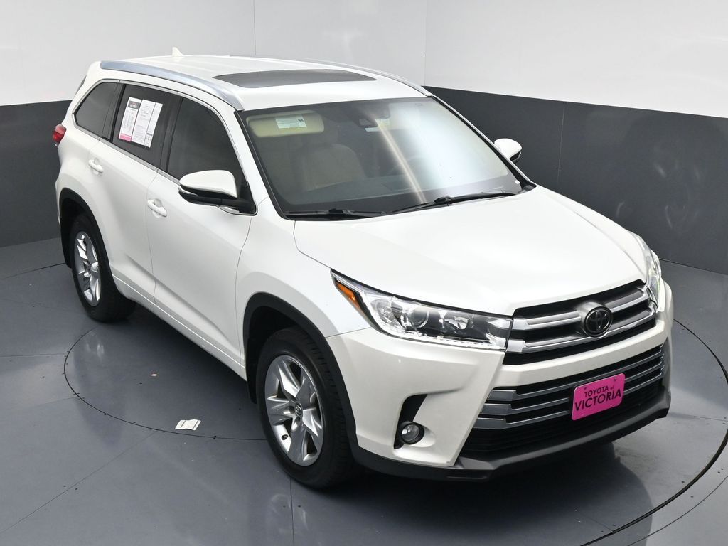 2018 Toyota Highlander Limited White at Toyota of Victoria