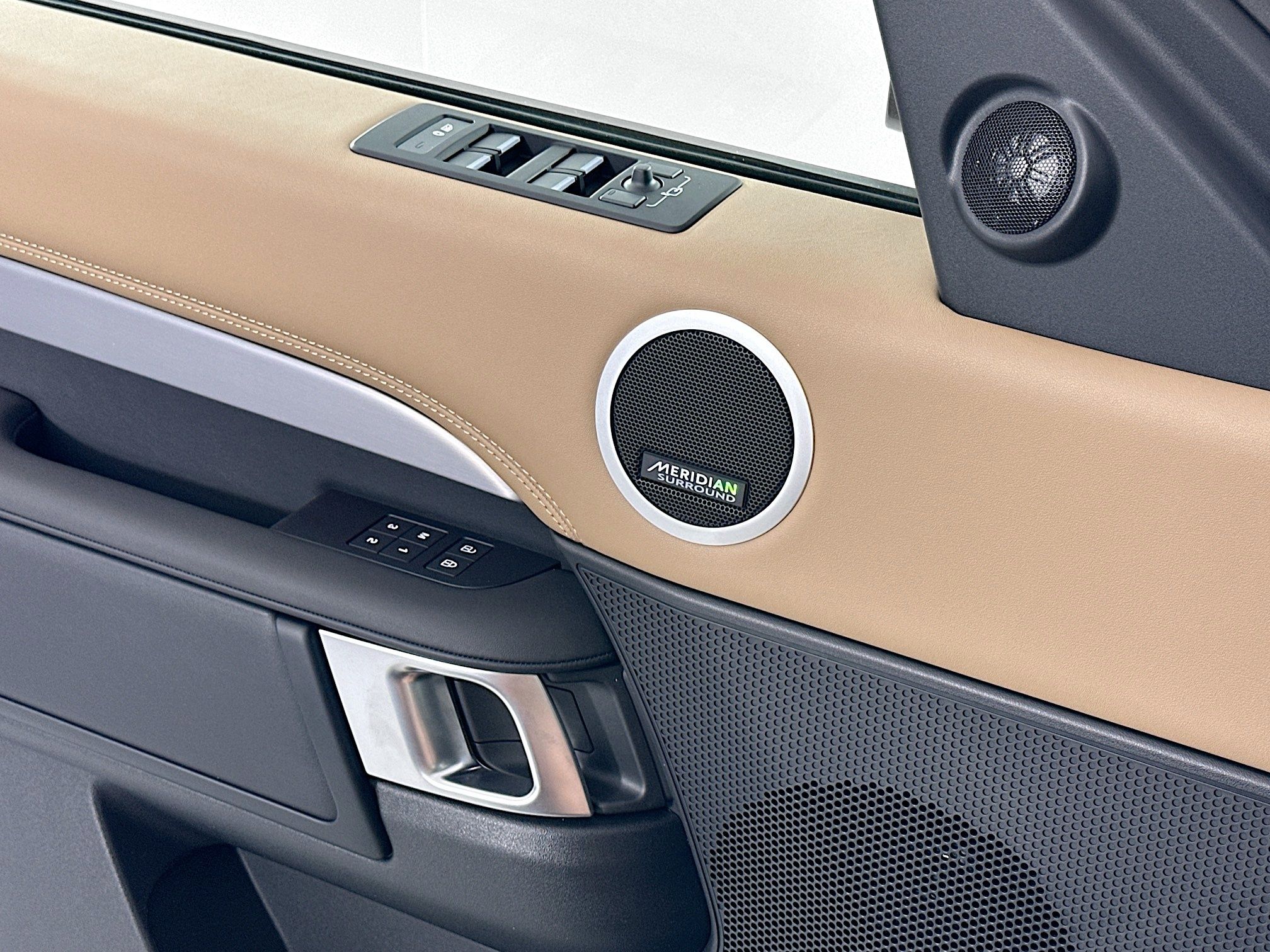 new 2026 Land Rover Discovery car, priced at $87,330