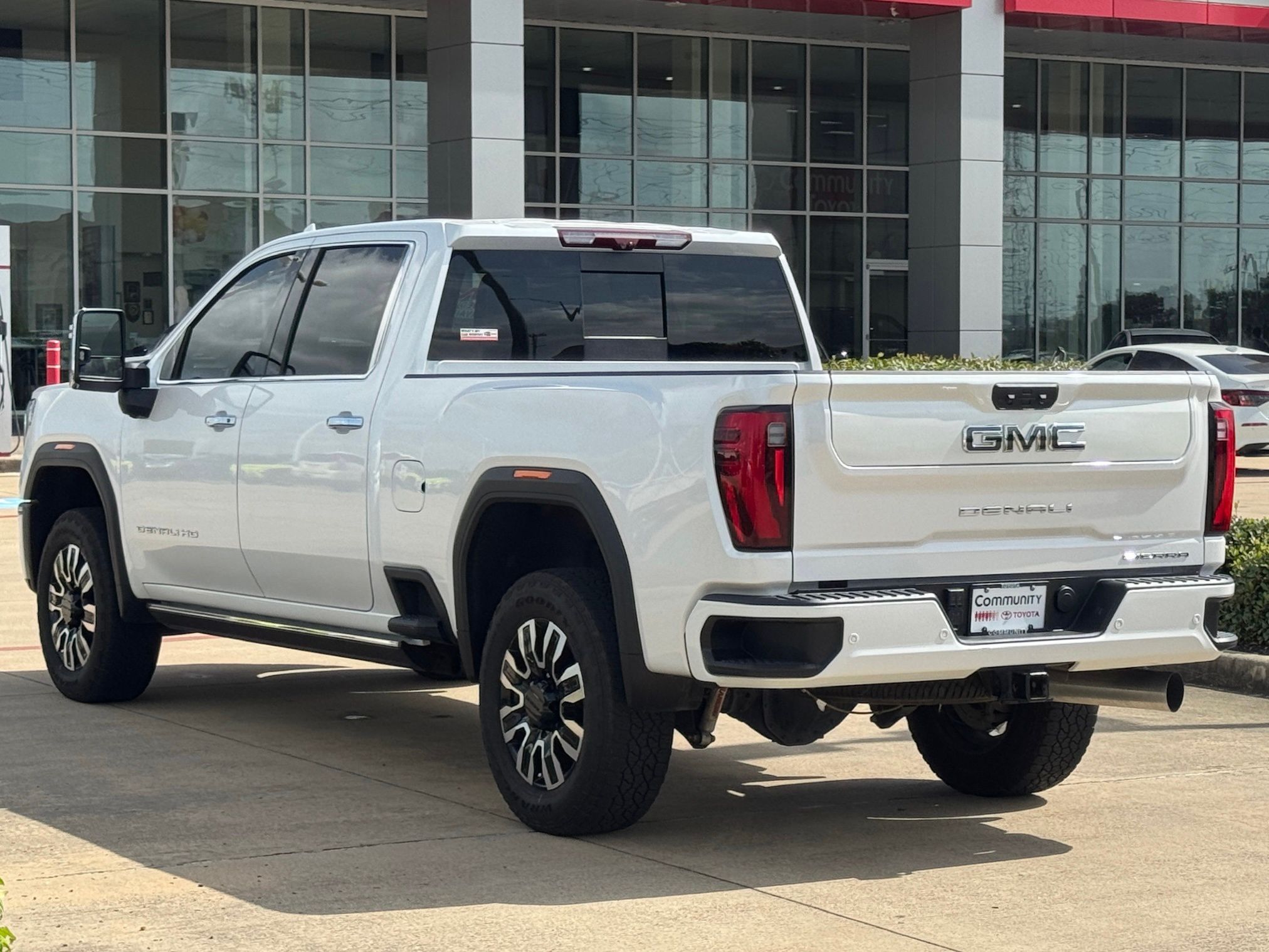 2024 GMC Sierra 2500HD Denali Ultimate White at South Houston Nissan