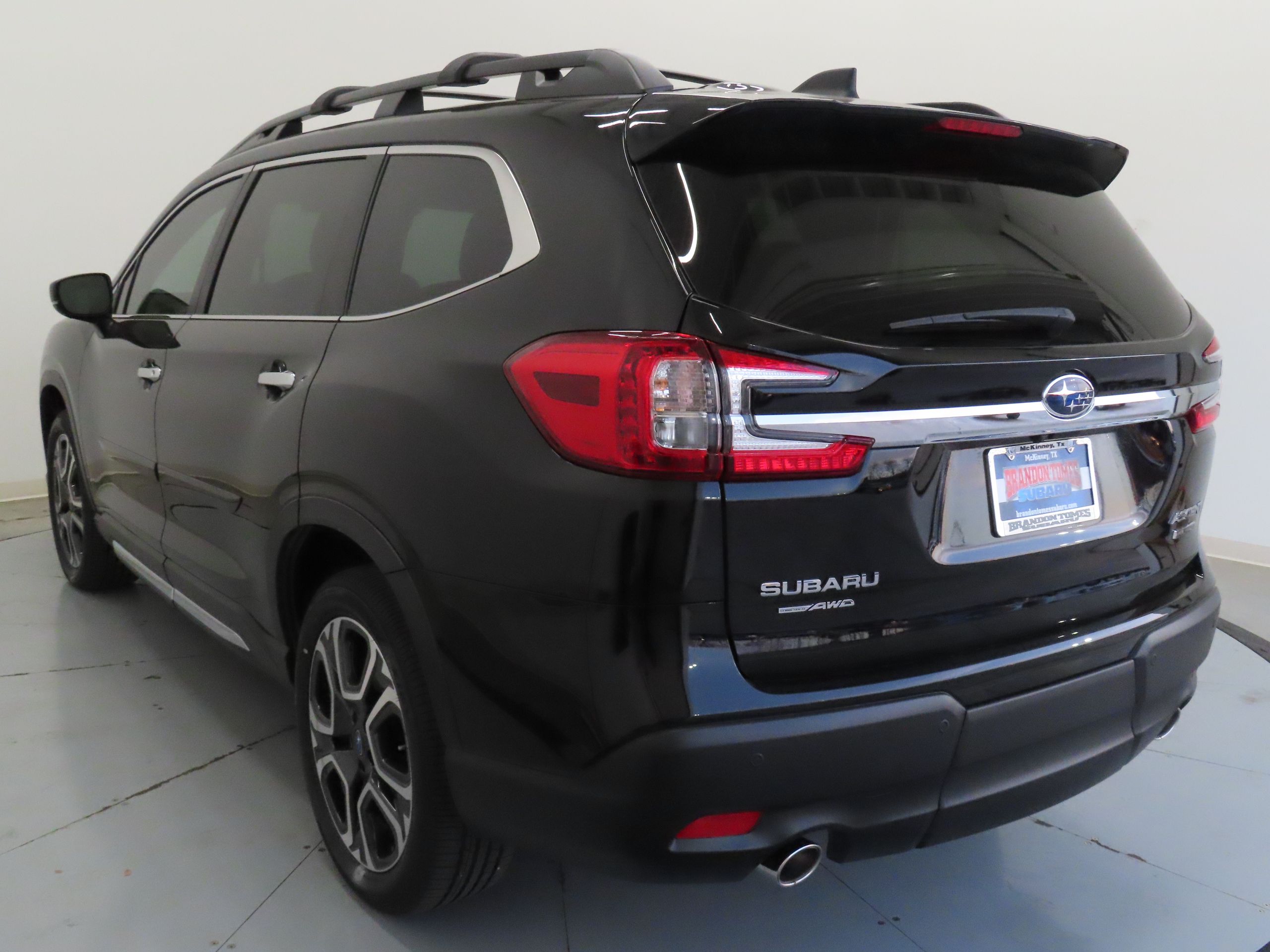 View vehicle photo 6
