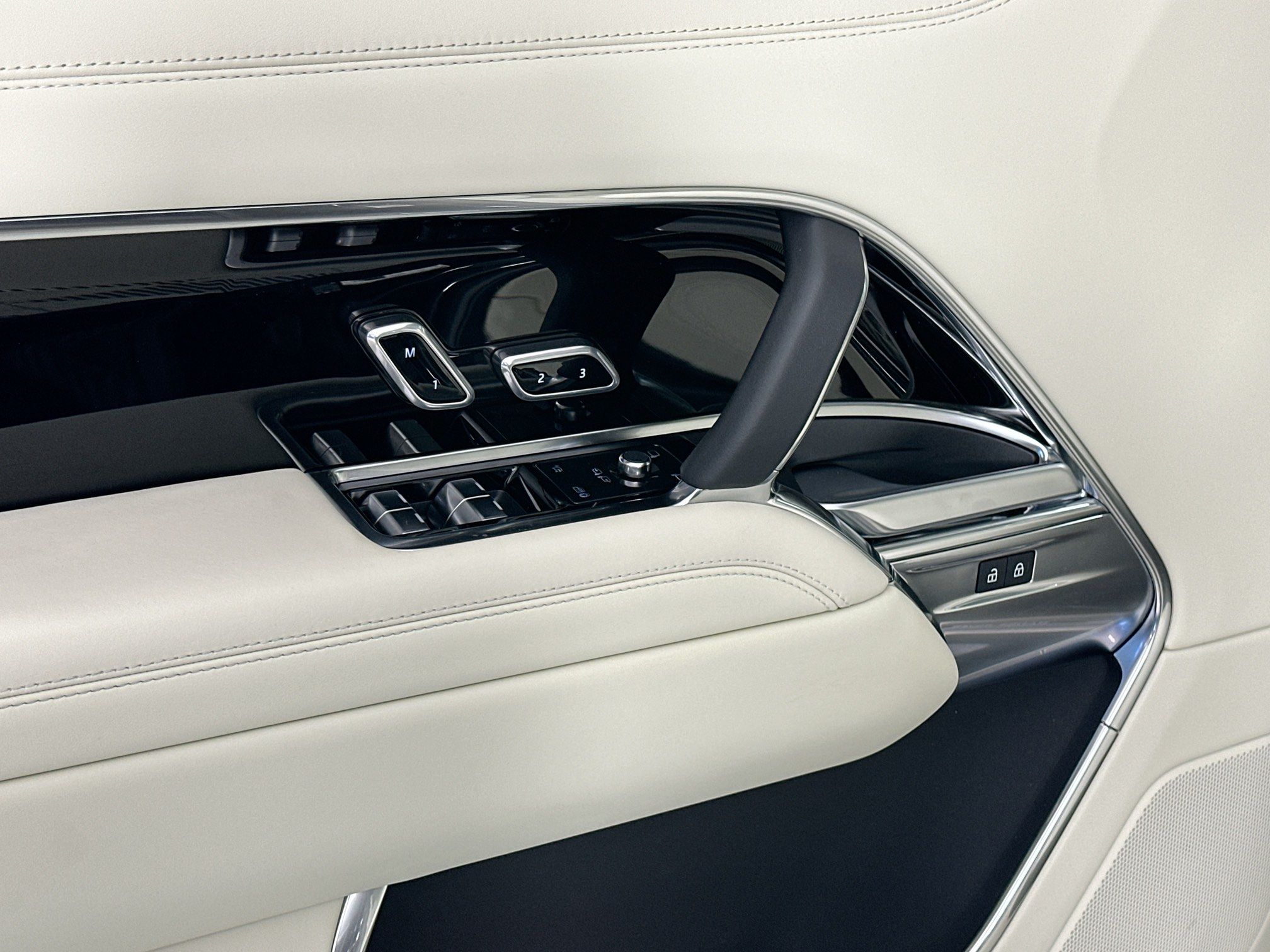 new 2026 Land Rover Range Rover Plug-In Hybrid car, priced at $133,760