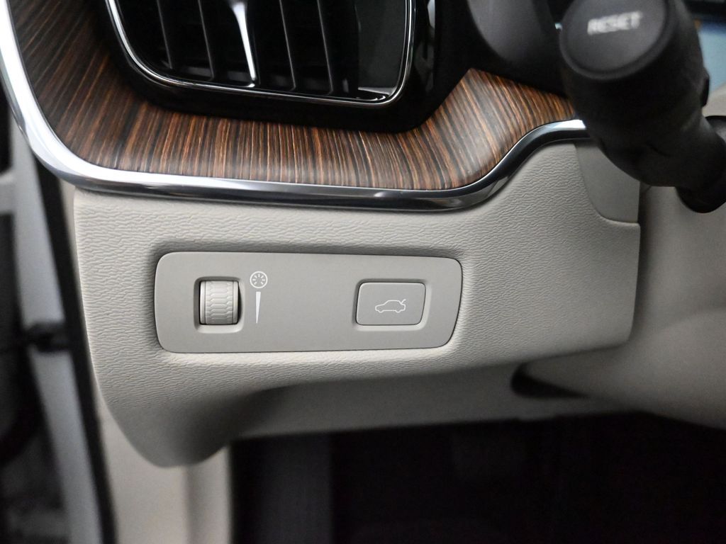 2020 Volvo XC60 T5 Inscription White at Westside Lexus