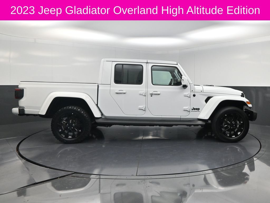 2023 Jeep Gladiator Overland White at Victoria Chrysler Dodge Jeep Ram