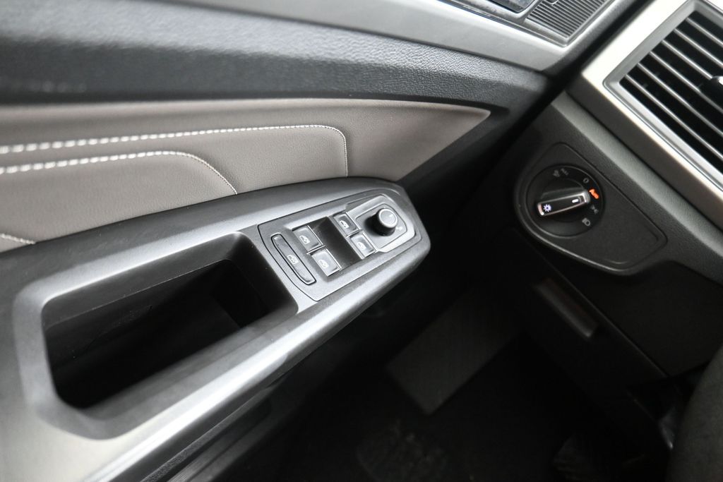 2022 Volkswagen Atlas 2.0T SE White at Wharton Ford
