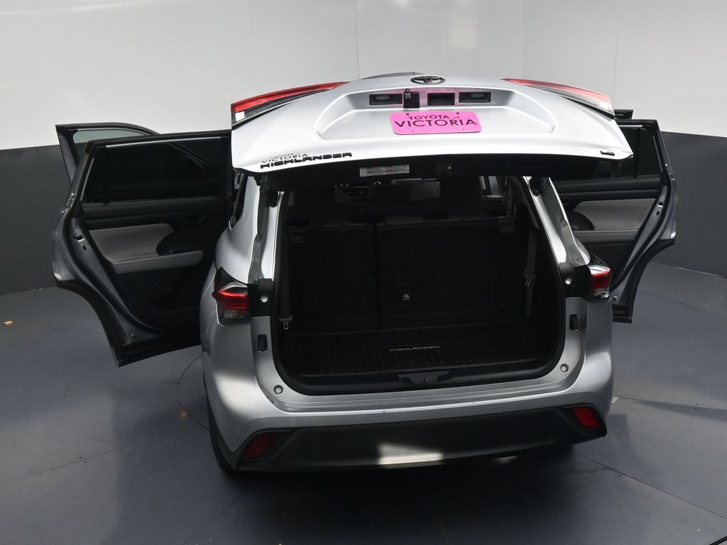 2023 Toyota Highlander LE Silver at Bayway Cadillac Southwest