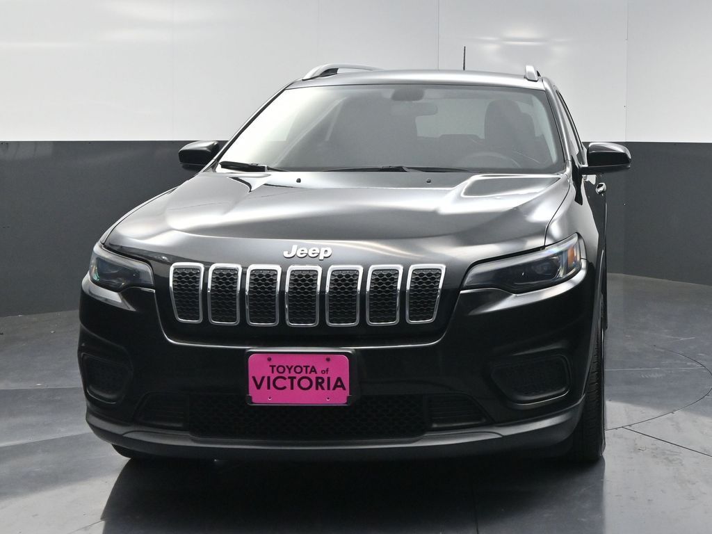 2020 Jeep Cherokee Latitude Black at DeMontrond Auto Country