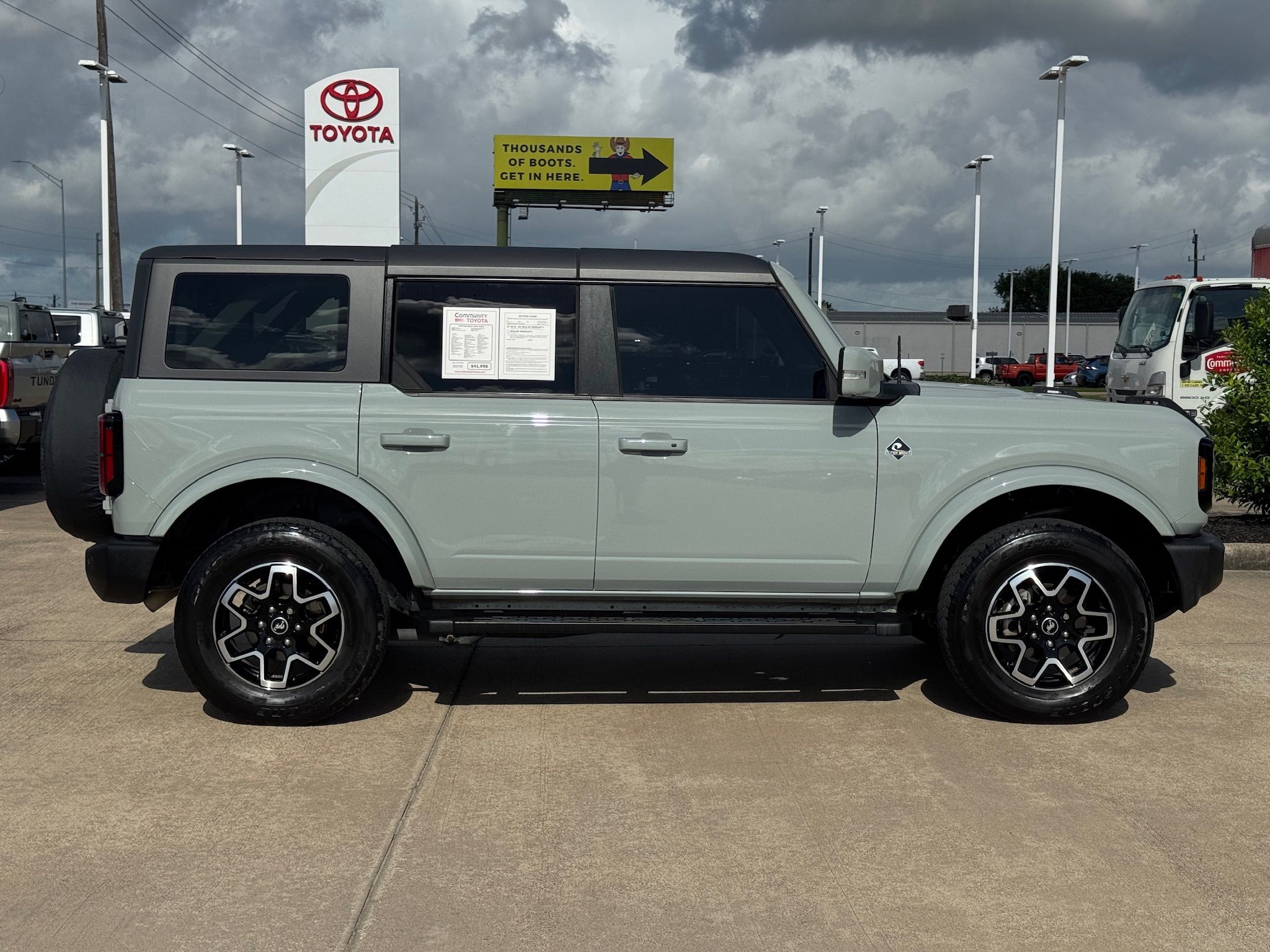 2024 Ford Bronco Outer Banks Green at Legacy Ford