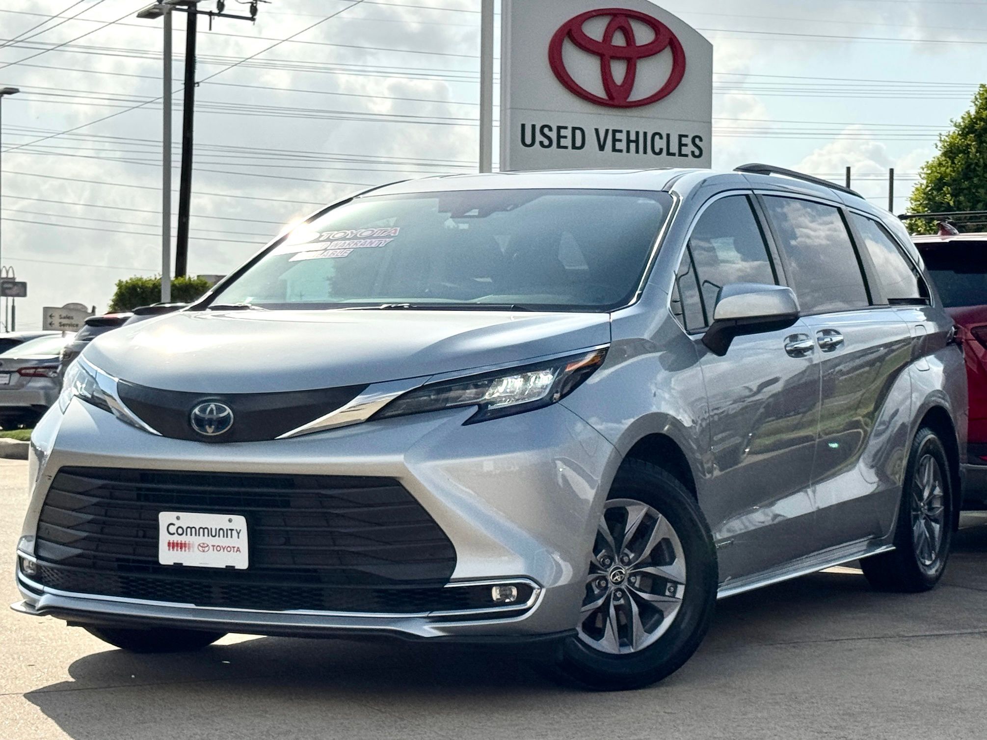 2021 Toyota Sienna XLE - 0